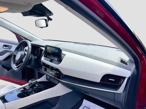 Certified 2021 Nissan Rogue SL w/ Premium Package FWD image 26