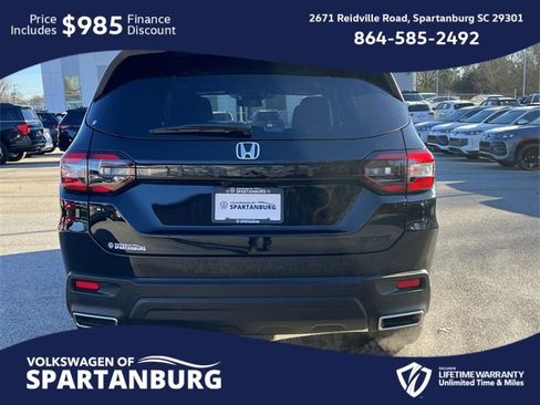 Used 2025 Honda Pilot Sport image 4