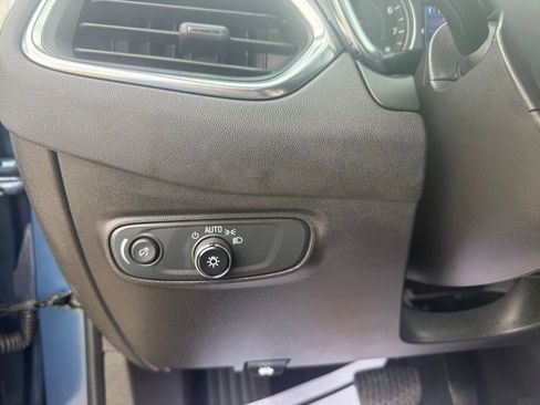 Used 2024 Chevrolet Equinox LT FWD image 36