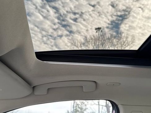 Used 2023 Nissan Rogue SL w/ SL Premium Package image 14