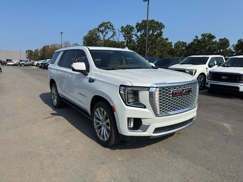 Used 2023 GMC Yukon Denali RWD image 3