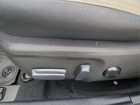 Used 2015 Toyota Camry SE FWD image 14