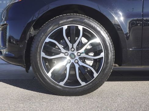 Used 2020 Land Rover Range Rover Sport HSE image 32