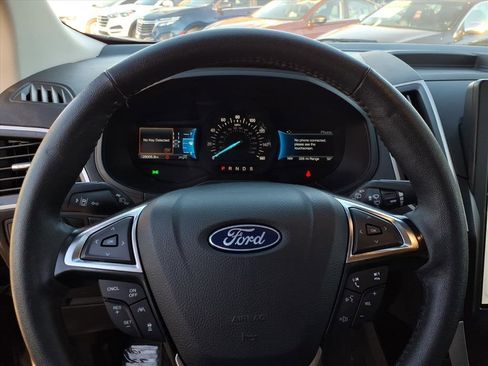 Used 2024 Ford Edge SEL image 19