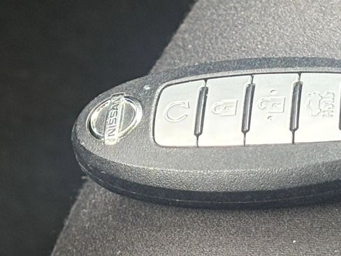 Used 2025 Nissan Altima 2.5 SV FWD image 21