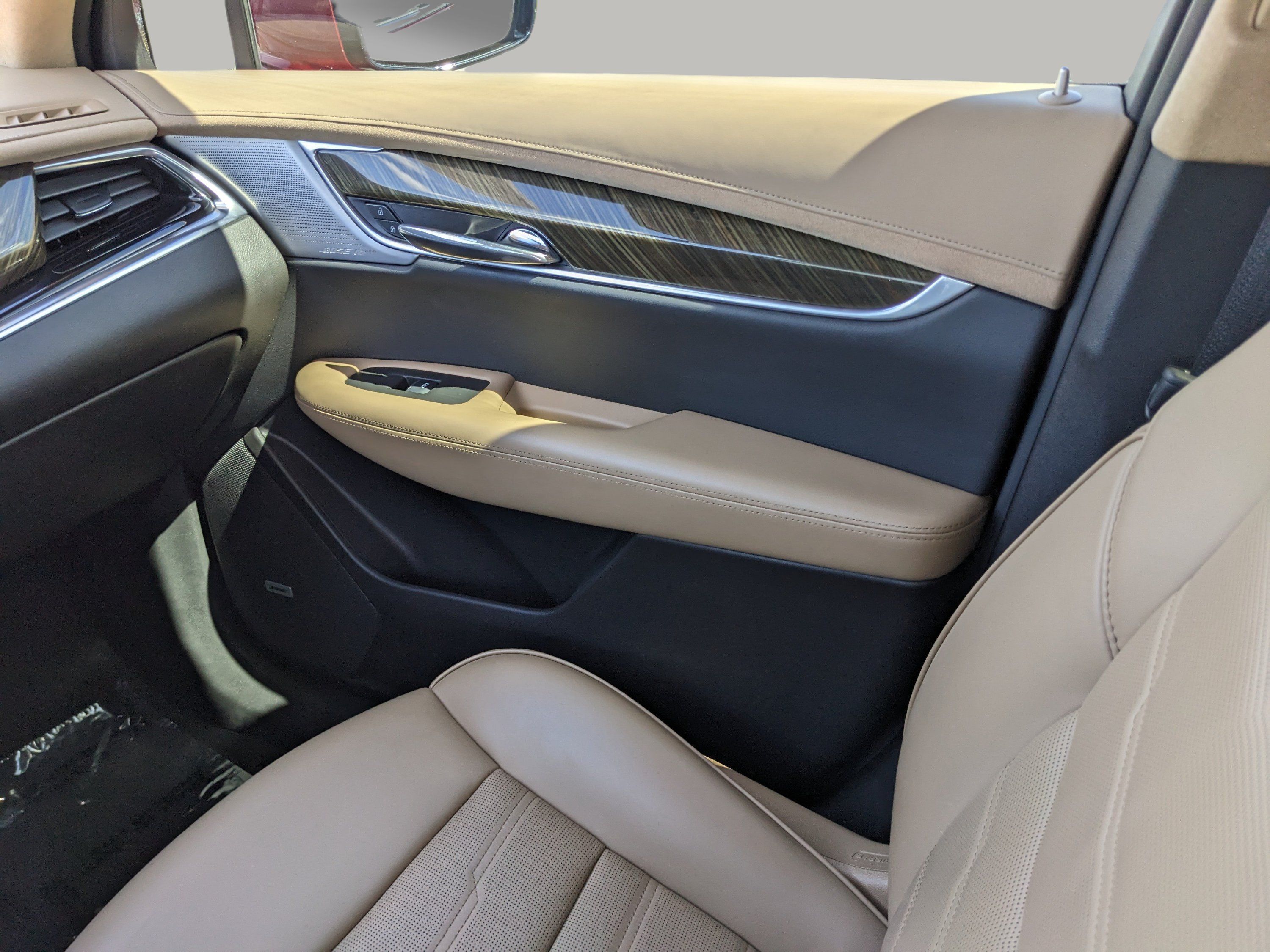 Used 2023 Cadillac XT6 Sport w/ Platinum Package AWD/4WD image 16