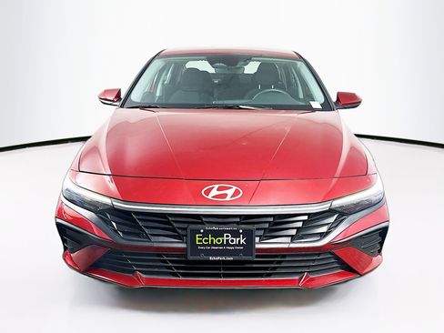Used 2024 Hyundai Elantra SEL image 2