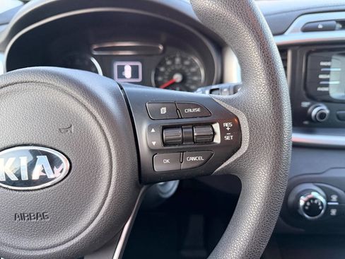 Used 2018 Kia Sorento FWD V6 image 29