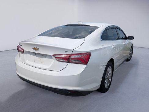 Used 2021 Chevrolet Malibu LT FWD image 2