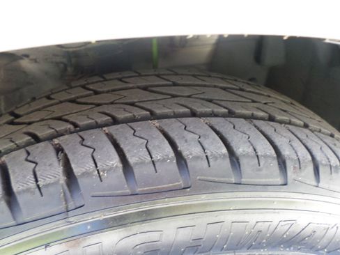 Used 2014 Nissan Versa SV image 15