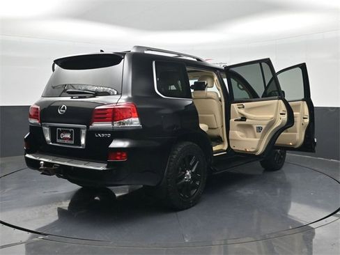 Used 2015 Lexus LX 570 4WD image 33