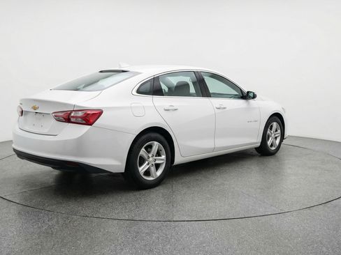 Used 2024 Chevrolet Malibu LT image 9