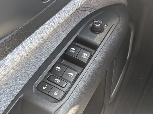 Used 2025 Jeep Compass Latitude AWD/4WD image 23