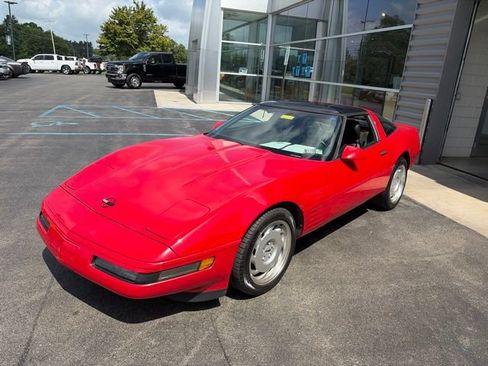 Used 1992 Chevrolet Corvette Coupe RWD image 2