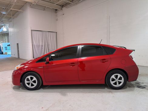 Used 2014 Toyota Prius Two image 6