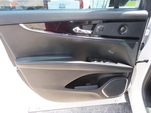 Used 2021 Lincoln Nautilus Reserve FWD image 25