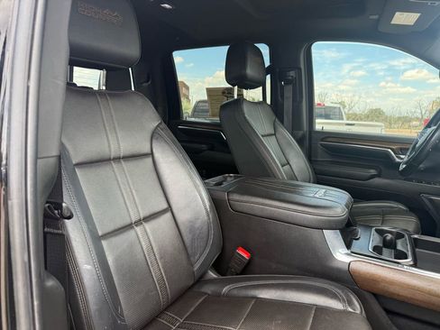 Used 2024 Chevrolet Silverado 2500 High Country w/ Technology Package AWD/4WD image 8