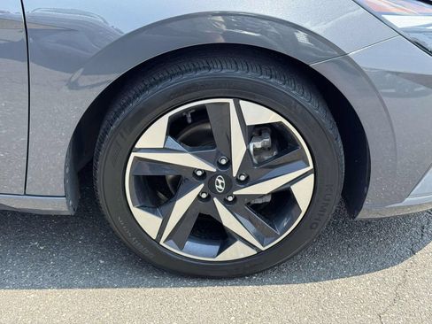 Used 2023 Hyundai Elantra SEL w/ Convenience Package FWD image 8