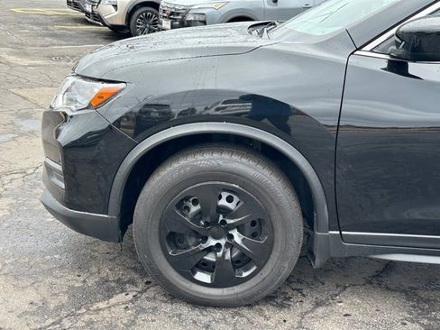 Used 2017 Nissan Rogue S image 9