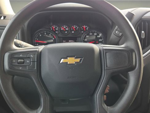 Used 2024 Chevrolet Silverado 2500 Custom w/ Custom Value Package image 12