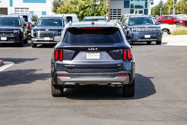 Used 2025 Kia Sorento EX w/ Panoramic Sunroof Package AWD/4WD image 4
