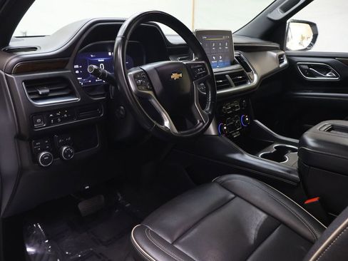 Used 2023 Chevrolet Suburban Premier image 19