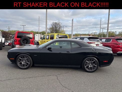 Used 2016 Dodge Challenger R/T image 4