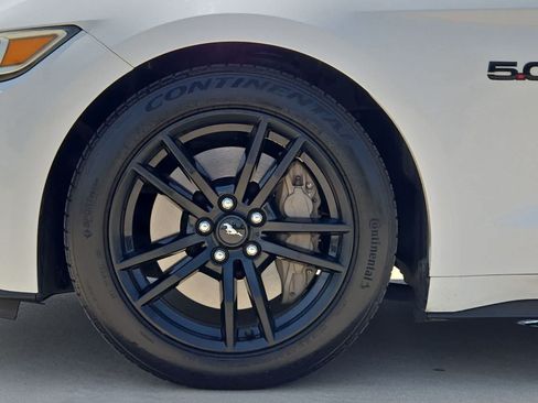Used 2017 Ford Mustang GT RWD image 12