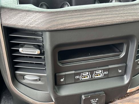 New 2026 RAM 2500 Laramie AWD/4WD image 7