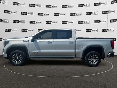 Used 2022 GMC Sierra 1500 AT4 w/ AT4 Premium Package AWD/4WD image 3