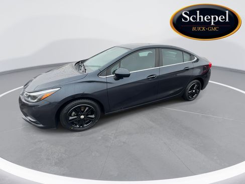 Used 2016 Chevrolet Cruze LT w/ Convenience Package image 4