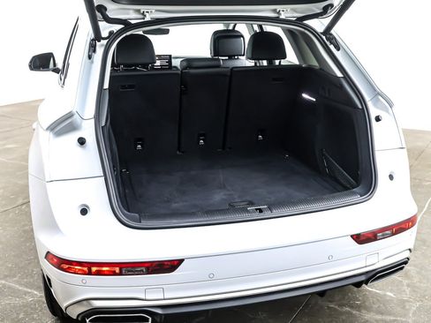 Used 2022 Audi Q5 2.0T Premium w/ Convenience Package image 22