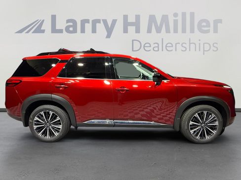 New 2026 Nissan Pathfinder Platinum AWD/4WD image 6