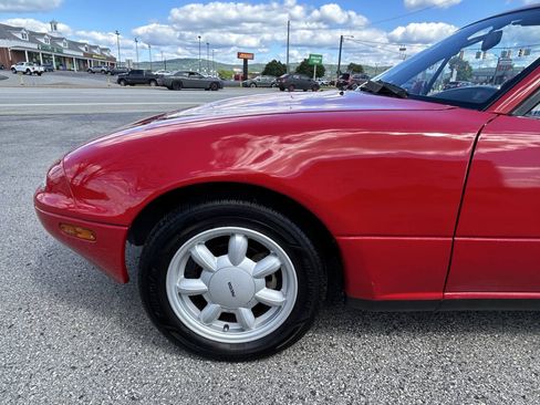 Used 1991 MAZDA MX-5 Miata RWD image 16