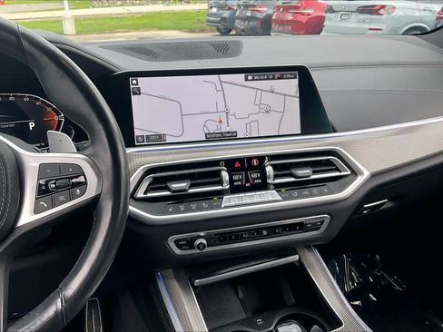 Used 2021 BMW X5 xDrive40i w/ M Sport Package AWD/4WD image 11