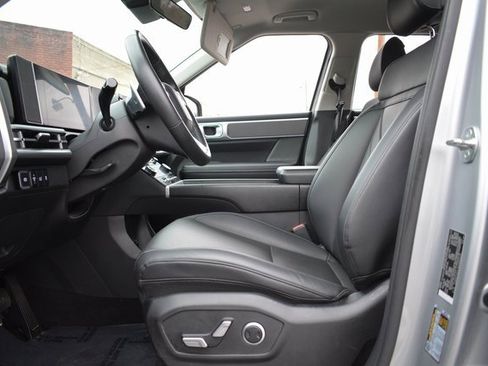 Used 2025 Hyundai Santa Fe SEL image 16