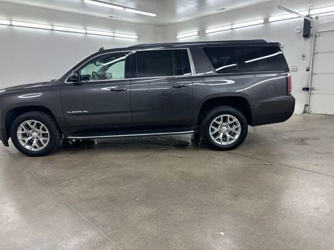Used 2017 GMC Yukon XL SLE w/ SLE Value Package RWD image 5
