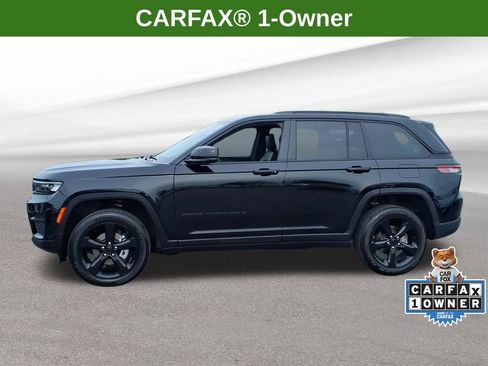 Used 2024 Jeep Grand Cherokee Altitude AWD/4WD image 2