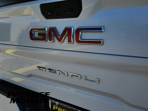 Used 2022 GMC Sierra 3500 Denali w/ Denali Ultimate Package AWD/4WD image 12