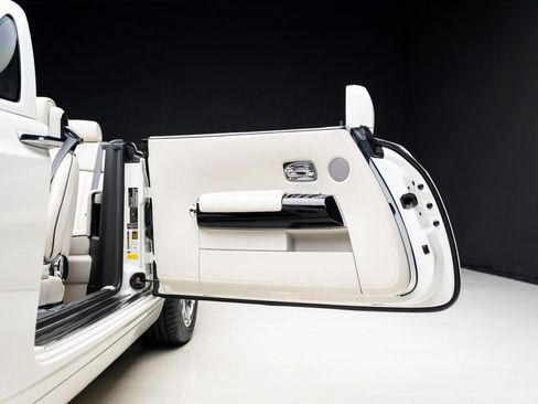 Used 2013 Rolls-Royce Phantom Drophead Coupe RWD image 55