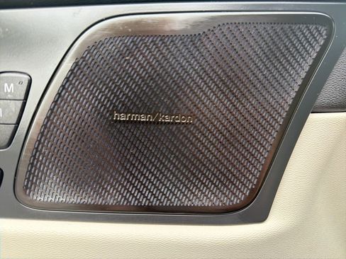 Certified 2025 Volvo XC60 B5 Ultra w/ Protection Package Premier image 8