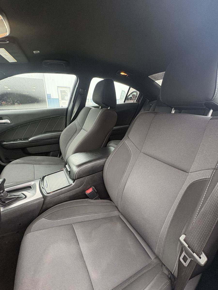 Used 2019 Dodge Charger SXT w/ Blacktop Package AWD/4WD image 4