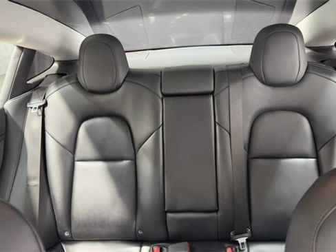 Used 2021 Tesla Model 3 Performance image 23