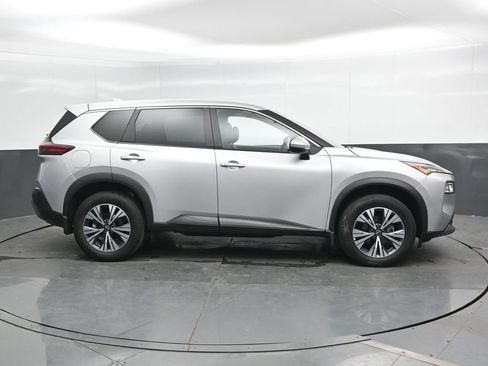 Used 2022 Nissan Rogue SV AWD/4WD image 5