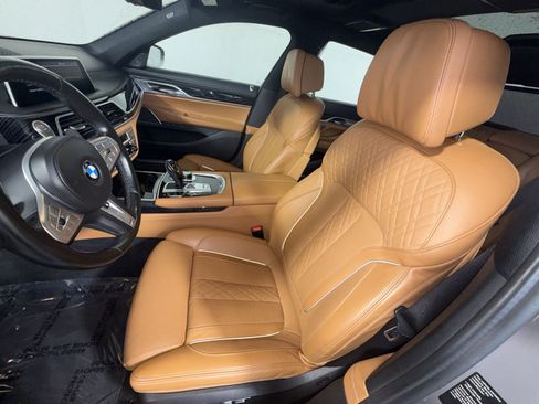 Used 2022 BMW 750i xDrive w/ Executive Package AWD/4WD image 13
