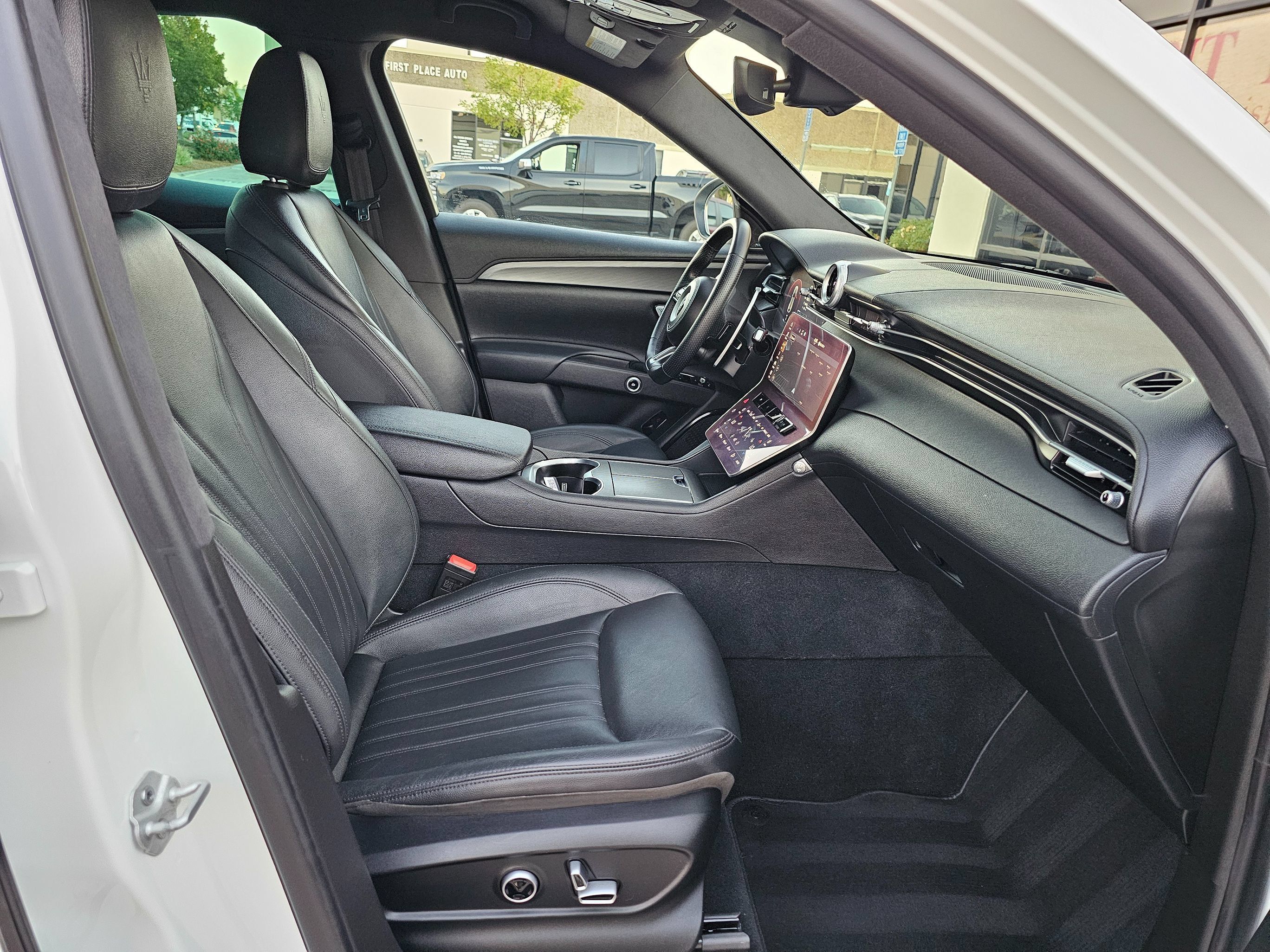Used 2024 Maserati Grecale GT AWD/4WD image 28