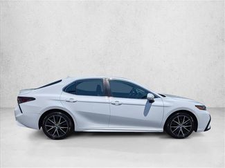 Used 2023 Toyota Camry SE FWD video 4
