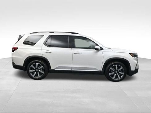 New 2025 Honda Pilot Touring image 10