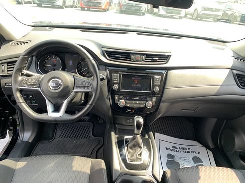 Used 2020 Nissan Rogue SV FWD image 20