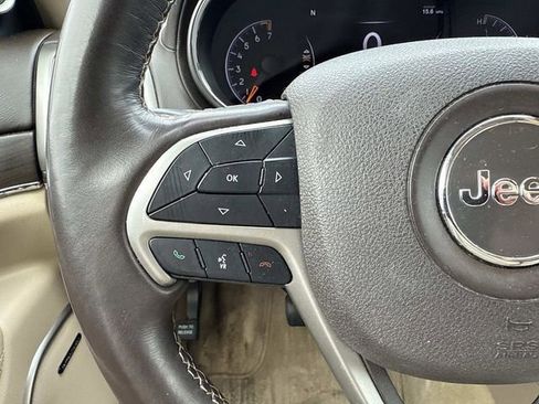 Used 2018 Jeep Grand Cherokee Overland image 15